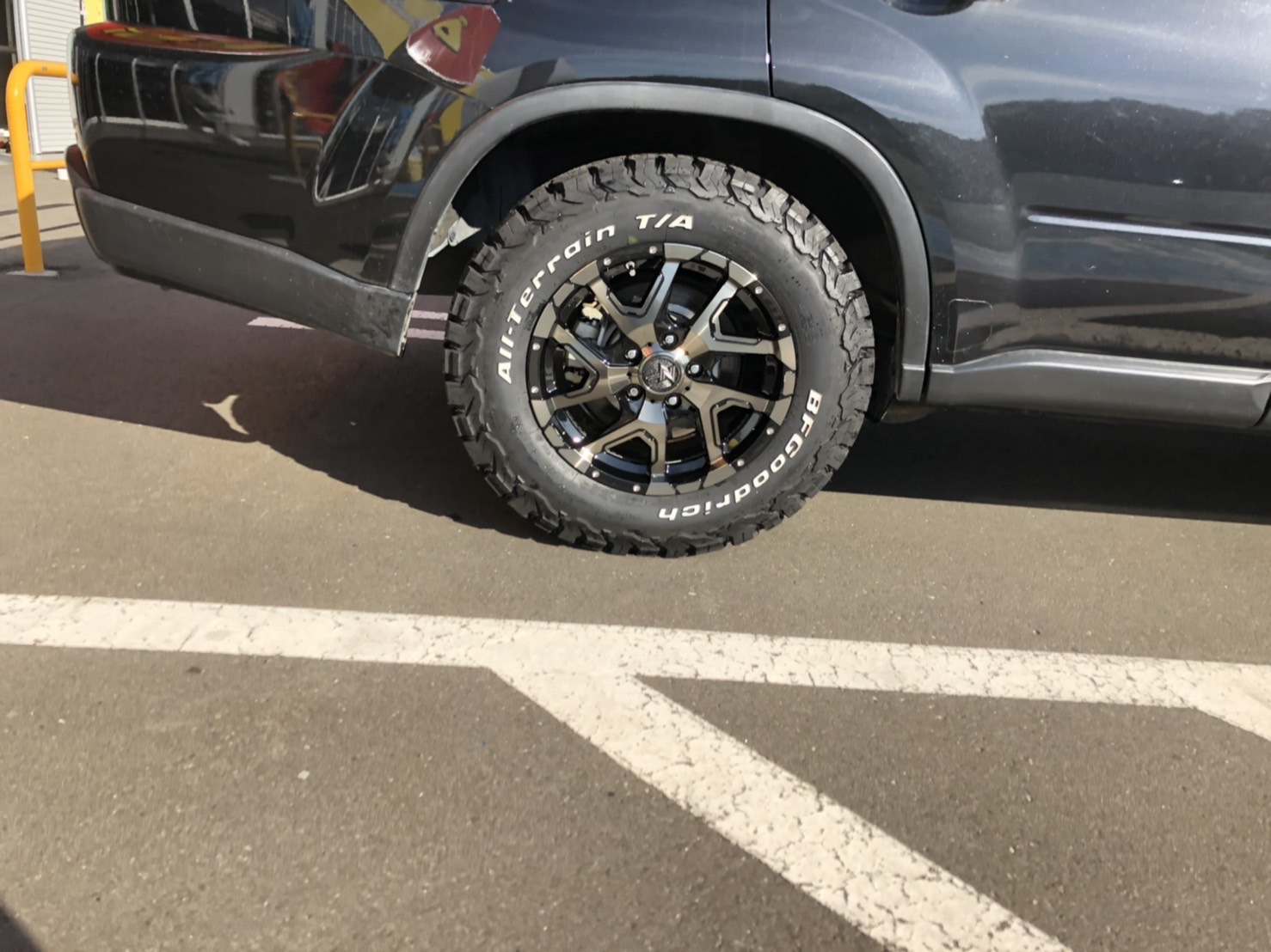 【タイヤワールド館ベスト清田店】エクストレイルT31にマッドタイヤ16インチホイールのご紹介です😏 北海道のタイヤ専門店 札幌・帯広