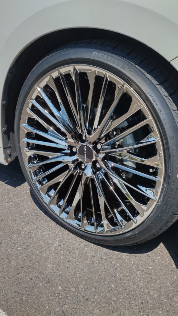 30アルファードにWALD GENUINE LINE21インチを装着