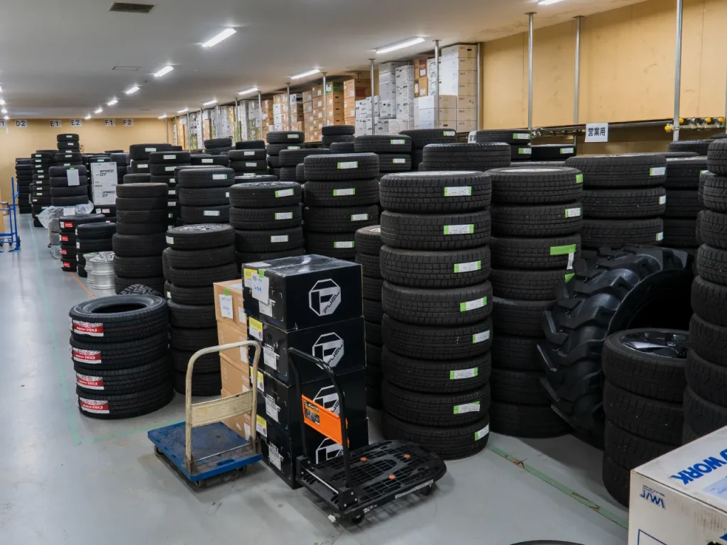 タイヤワールド館BEST清田店のタイヤ保管庫を撮影した写真