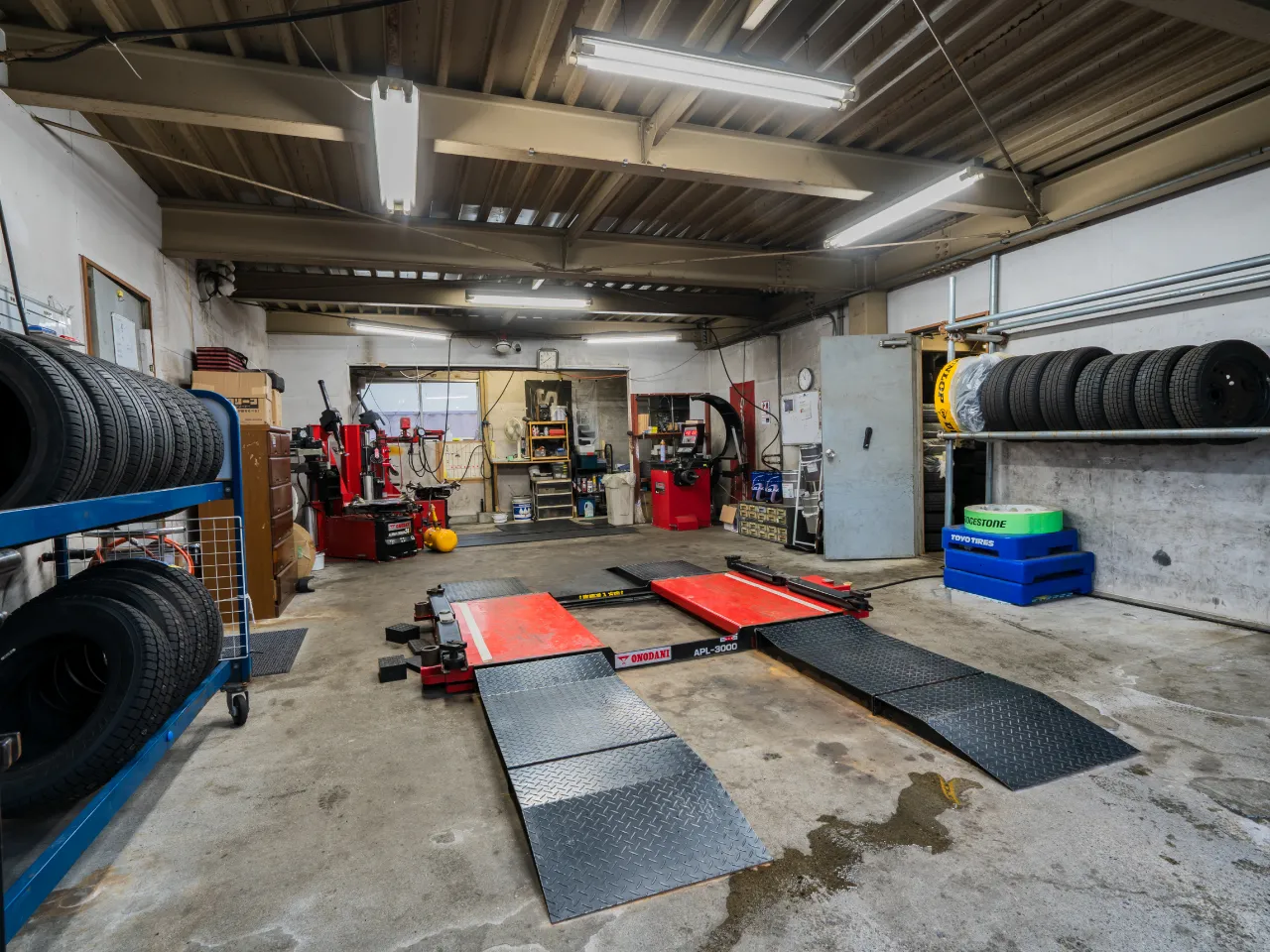 タイヤワールド館BEST苫小牧店ピット